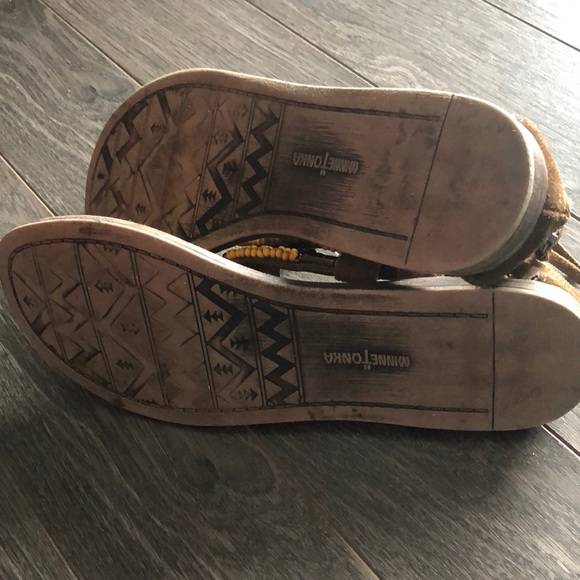 ⭐️SALE⭐️EUC Minnetonka Beaded/Suede Sandals sz 7 - Picture 4 of 4